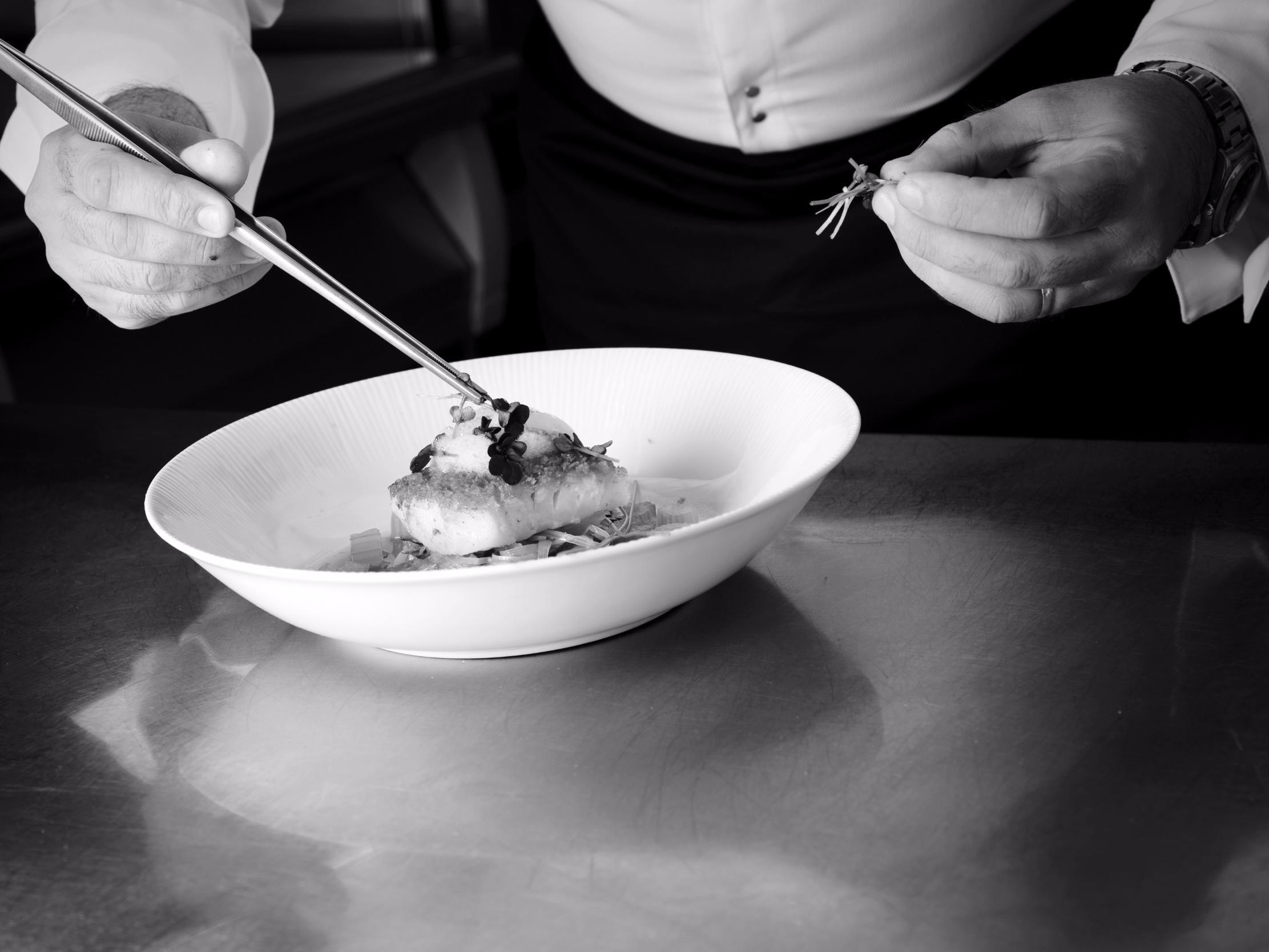 Logis Hotel De France Restaurant Le Lucullus 몽모리옹 외부 사진
