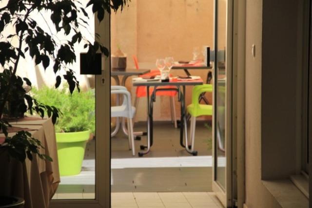 Logis Hotel De France Restaurant Le Lucullus 몽모리옹 외부 사진